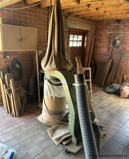 Stofafzuiger VEB Kombinat Elektromaschinenbau Elektromotorenwerke Thurm KMER 90 S-2, met een vermogen van 1.5 kW en een spanning van 220/380 V. Inc…