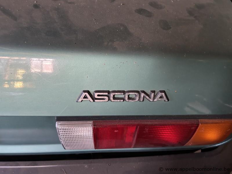 OPEL Ascona 13, 52703km, oldtimer, datum eerste insch 19/03/1981, chassisnummer 8815116260, 1300cm³, 1 sleutel, inschrijvingsbewijs, keuring – foto 4 – kavel bij Appelboom
