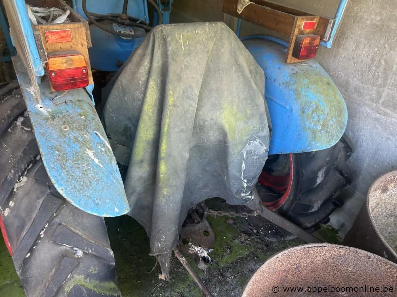 Oude tractor JEROM, voorzien van een kap en wielaandrijving, zonder sleutels en boorddocumenten – foto 8 – kavel bij Appelboom