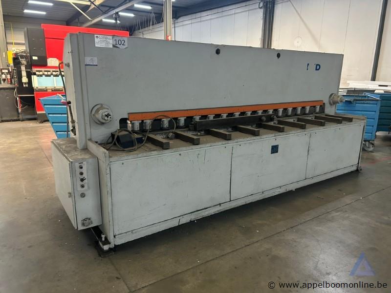 Online veiling van de faling sign & facade - machines