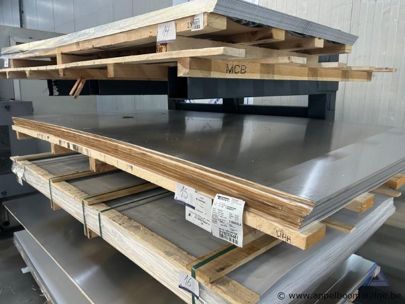55 aluminium platen, afmetingen 1,5 x 1500 x 3000 mm
