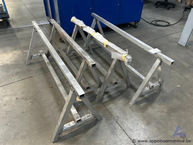 3 metalen schragen