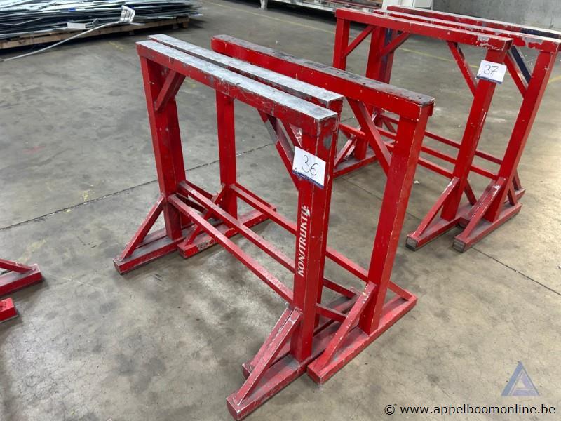 3 metalen werksteunen