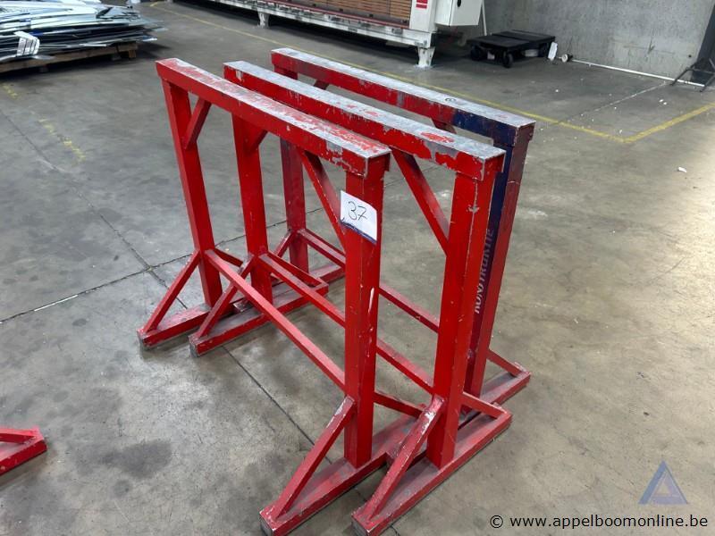 3 metalen werksteunen