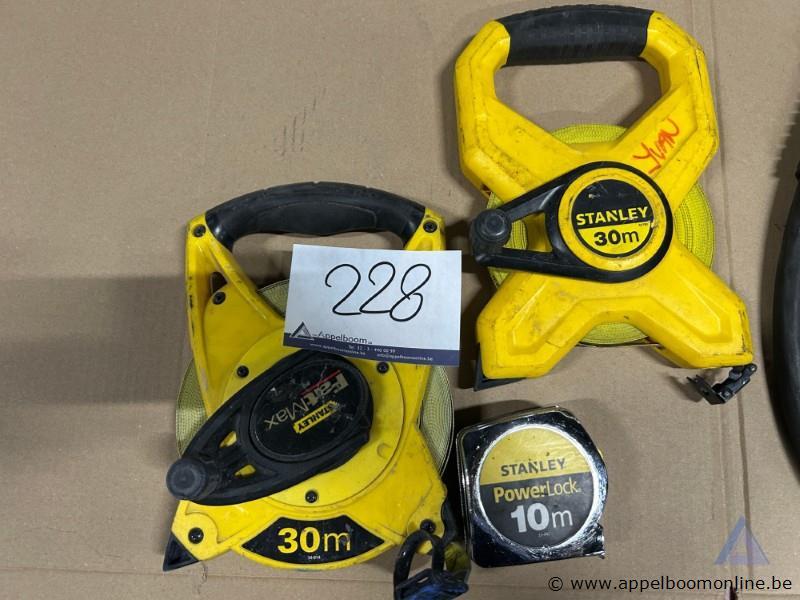 3x meetlinten STANLEY, waarvan 2x 30 m en 1x 10 m – kavel bij Appelboom