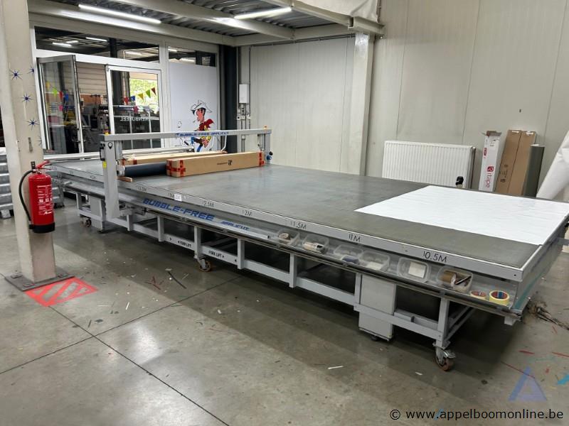 Applicatietafel BUBBLE-FREE BBF 2257 C.G LED, bouwjaar 2015, serienummer AD0293, 0,9 kW, 230 V, ca. 5.5m, CE-gemarkeerd, werking niet gekend