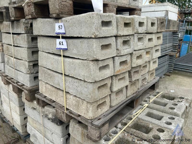 75 betonblokken – kavel bij Appelboom