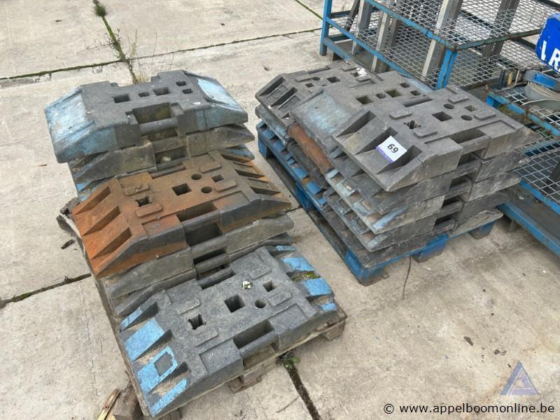 Lot voetplaten voor signalisatie – kavel bij Appelboom
