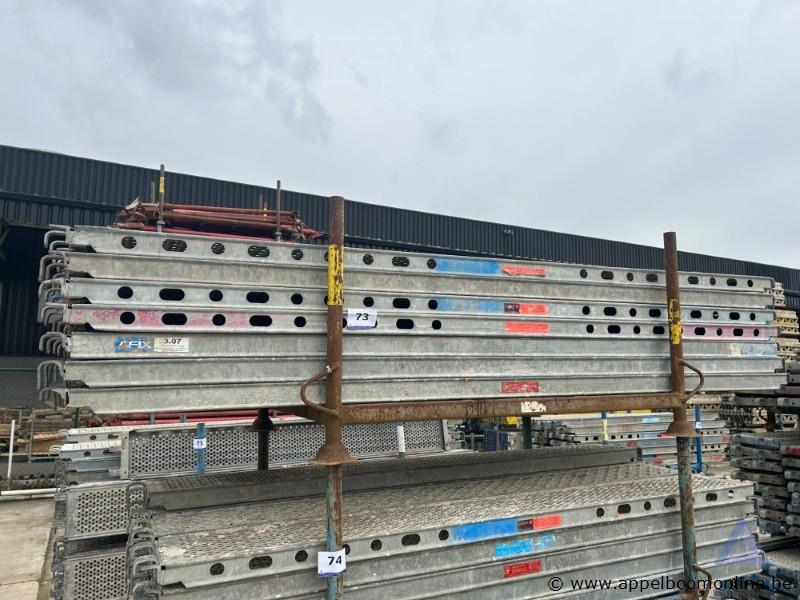 21 steigerplanken AFIX 3.07m, maximale belasting 3 kN/m² – foto 2 – kavel bij Appelboom
