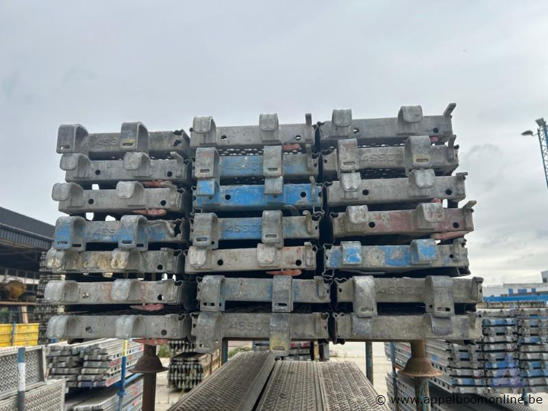 21 steigerplanken AFIX 3.07m, maximale belasting 3 kN/m² – foto 3 – kavel bij Appelboom