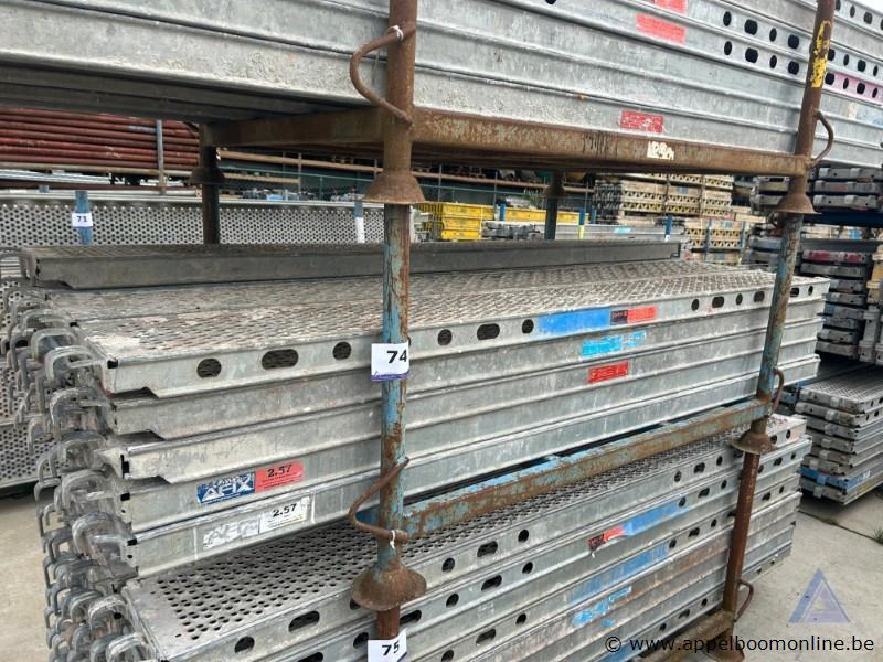 16 steigerplaten AFIX, lengte 2,57 m, maximale belasting 4,5 kN/m² (klasse 5) – foto 2 – kavel bij Appelboom