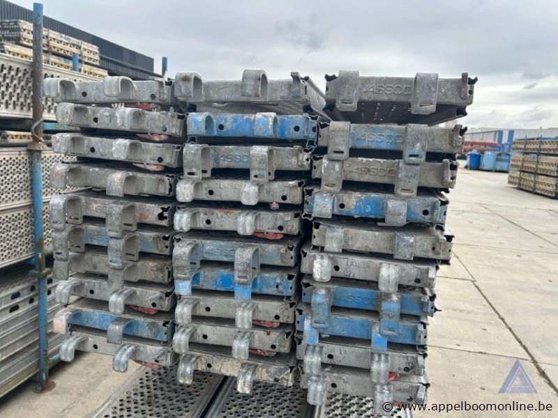 30 steigerplaten AFIX, 3.07m. 3Kn/m² – foto 3 – kavel bij Appelboom