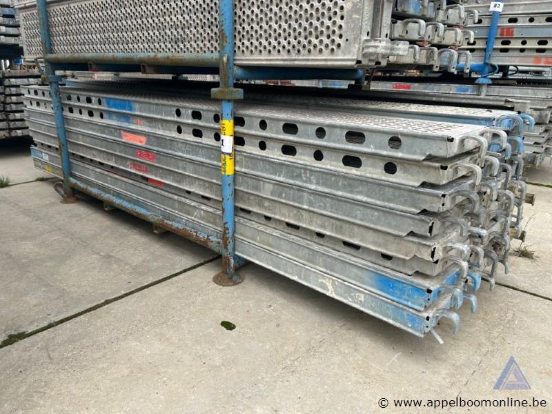 20 steigerplaten, waaronder Afix. Maximale belasting 3 kN/m² (klasse 4), 3.07m – kavel bij Appelboom