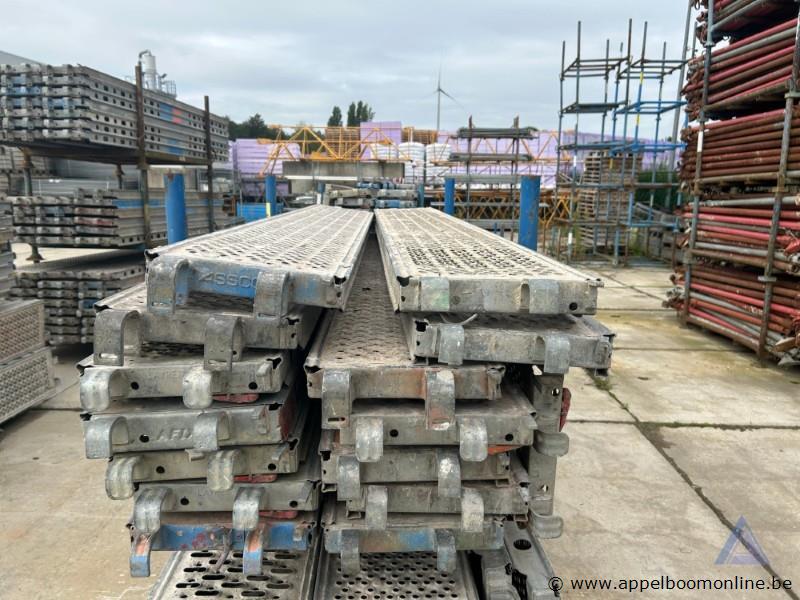 14 steigerplaten, AFIX, 2.57m, 6.0kN/m² – foto 3 – kavel bij Appelboom