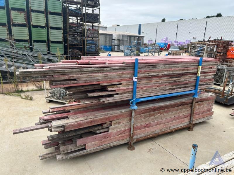 lot houten planken – kavel bij Appelboom