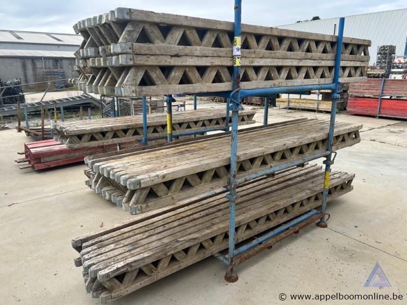 35 diverse H-balken – kavel bij Appelboom