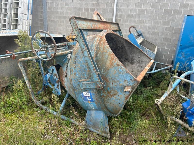 betonkubel – kavel bij Appelboom