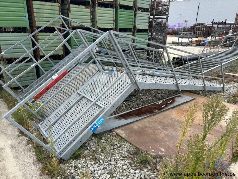 Metalen containertrap – kavel bij Appelboom