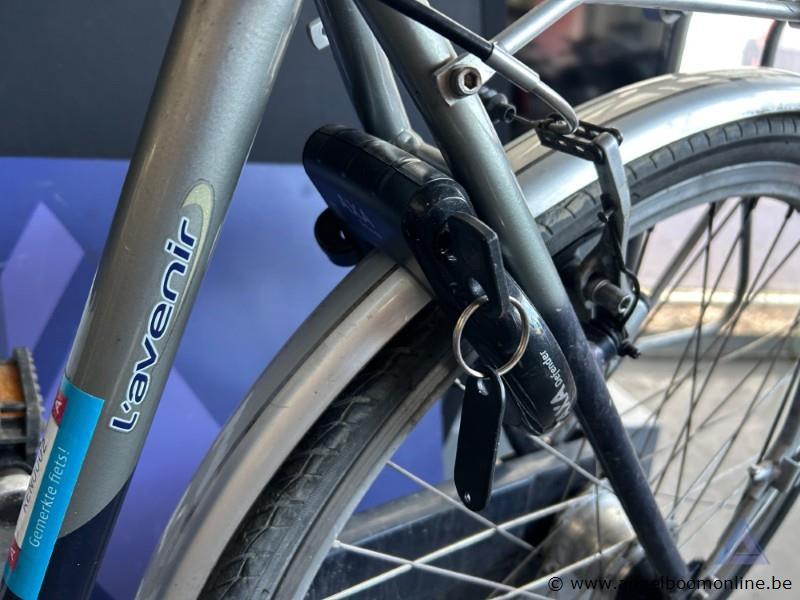 Fiets L'avenir, met sleutel, nummer RENO002 – foto 4 – kavel bij Appelboom