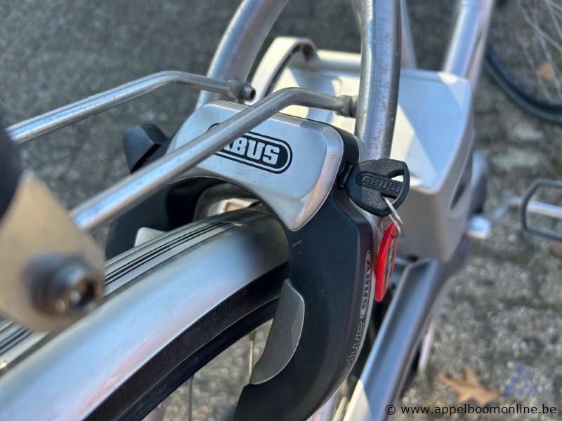 Elektrische fiets, batterij Li-Ion Battery, 36V, met sleutel, nummer 702-038, werking niet gekend – foto 4 – kavel bij Appelboom