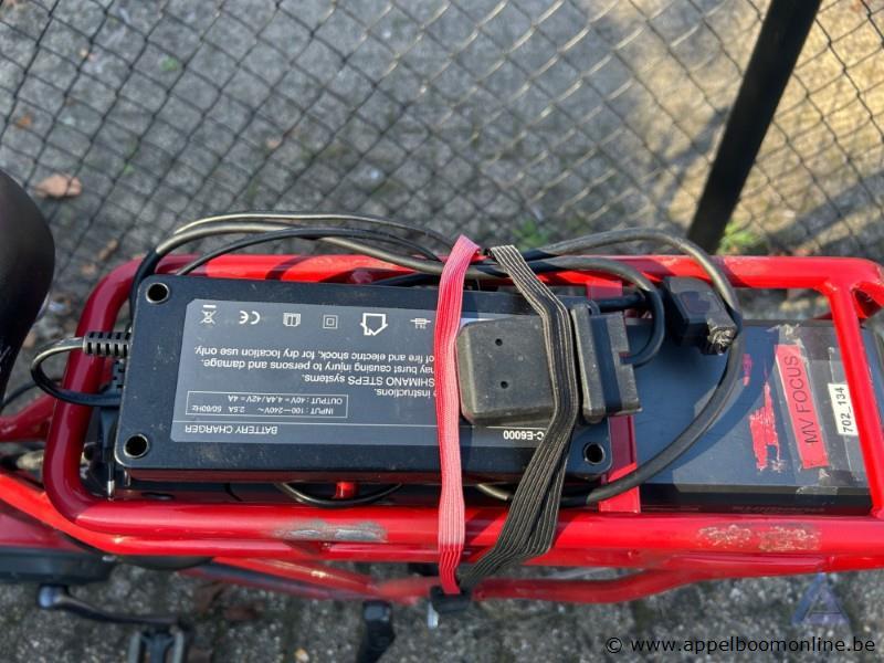 Elektrische fiets SHIMANO, batterij MV FOCUS, zonder sleutel, nummer 702-234, lader aanwezig, werking niet gekend – foto 3 – kavel bij Appelboom