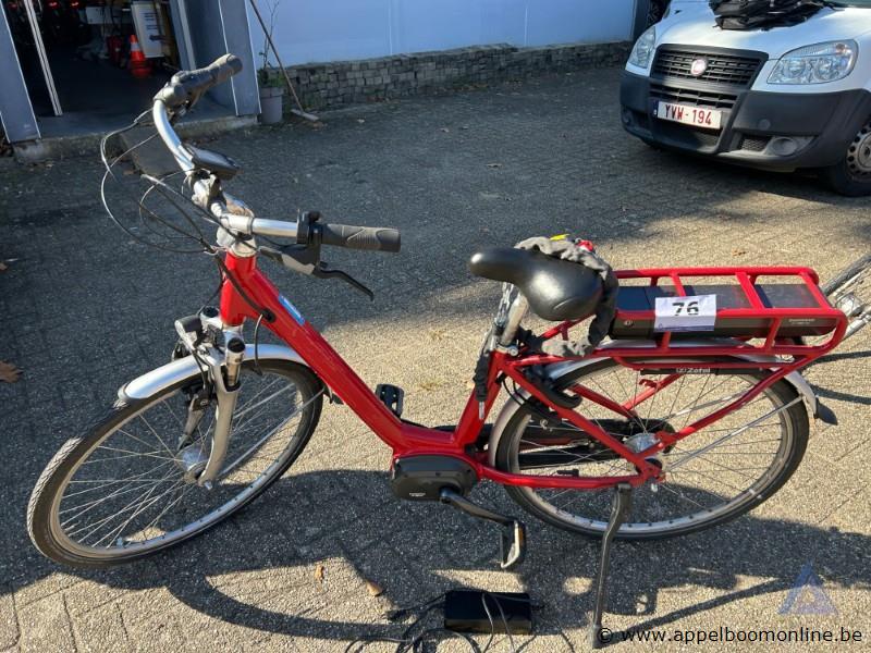 Elektrische fiets SHIMANO, met sleutel, nummer 702-261, met latder, werking niet gekend – kavel bij Appelboom