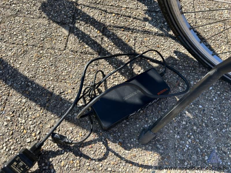 Elektrische fiets SHIMANO, batterij Shimano, met sleutel, met lader, nummer 702-287, werking niet gekend – foto 6 – kavel bij Appelboom
