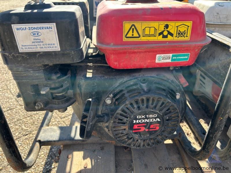 Generator HONDA GX160, bouwjaar 2001, 1 kW, 230 V, 98 dB, serienummer 2001-K1-8706. Werking niet gekend. 005-120 – foto 3 – kavel bij Appelboom