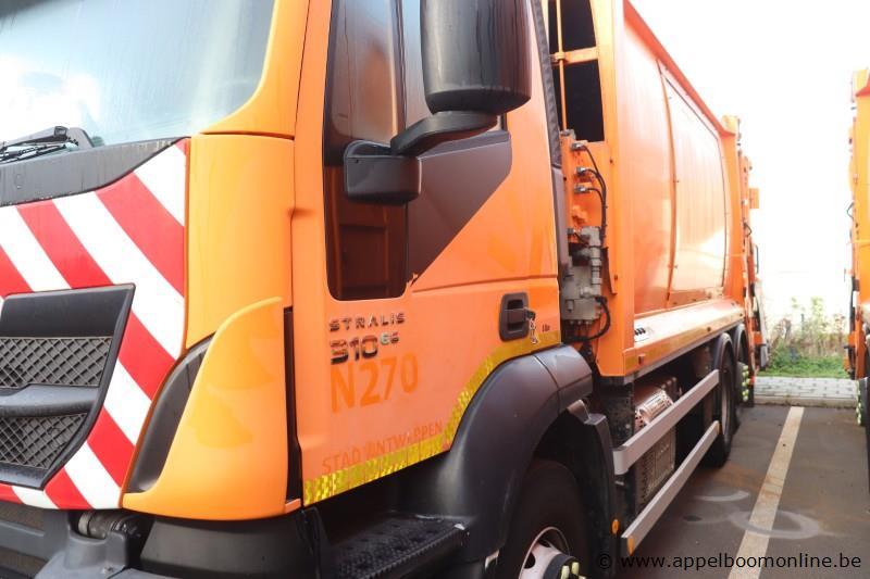 huisvuilwagen IVECO 2Y3C, Pusher 4000, datum 1ste inschr 2/2/2015, chassisnummer WJME2NNH600305606, km laatste keuring 94,498, WJME2NNH60C295943, d… – foto 4 – kavel bij Appelboom