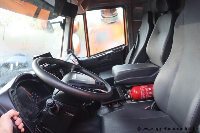 huisvuilwagen IVECO 2Y3C, Pusher 4000, datum 1ste inschr 2/2/2015, chassisnummer WJME2NNH600305606, km laatste keuring 94,498, WJME2NNH60C295943, d… – foto 5 – kavel bij Appelboom