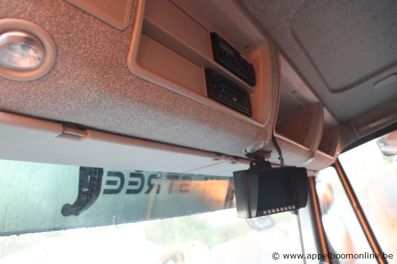 huisvuilwagen IVECO 2Y3C, Pusher 4000, datum 1ste inschr 2/2/2015, chassisnummer WJME2NNH600305606, km laatste keuring 94,498, WJME2NNH60C295943, d… – foto 7 – kavel bij Appelboom