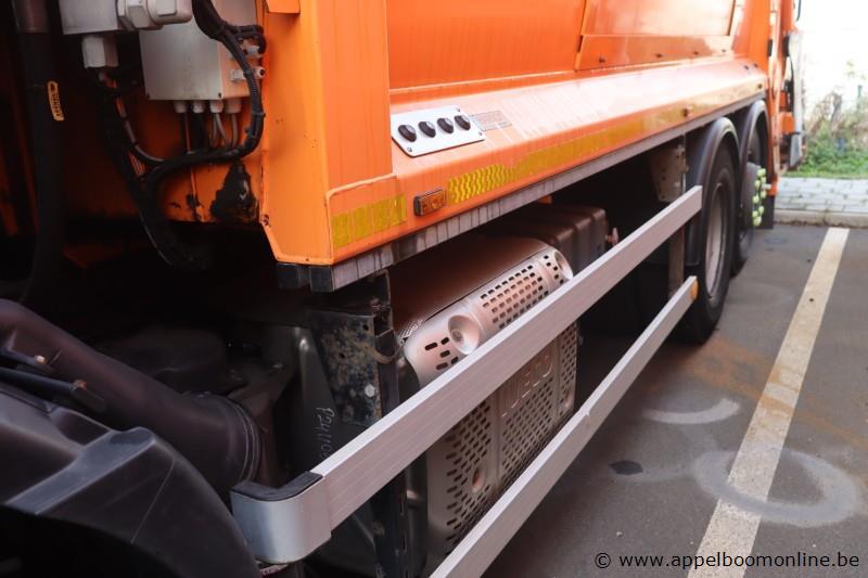 huisvuilwagen IVECO 2Y3C, Pusher 4000, datum 1ste inschr 2/2/2015, chassisnummer WJME2NNH600305606, km laatste keuring 94,498, WJME2NNH60C295943, d… – foto 9 – kavel bij Appelboom