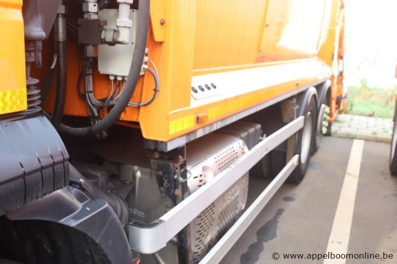 huisvuilwagen IVECO 2Y3C, Pusher 4000, datum 1ste inschr 10/02/2015, chassisnummer WJME2NNH60C295944, km laatste keuring 98,639, WJME2NNH60C305656,… – foto 8 – kavel bij Appelboom
