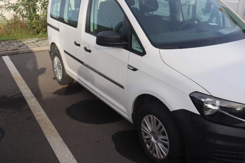 stationwagen VOLKSWAGEN Caddy, datum 1ste inschr 24/5/2016, chassis nr WV2ZZZ2KGX139361, km-stand 37626, benzine, EURO 6b – foto 8 – kavel bij Appelboom