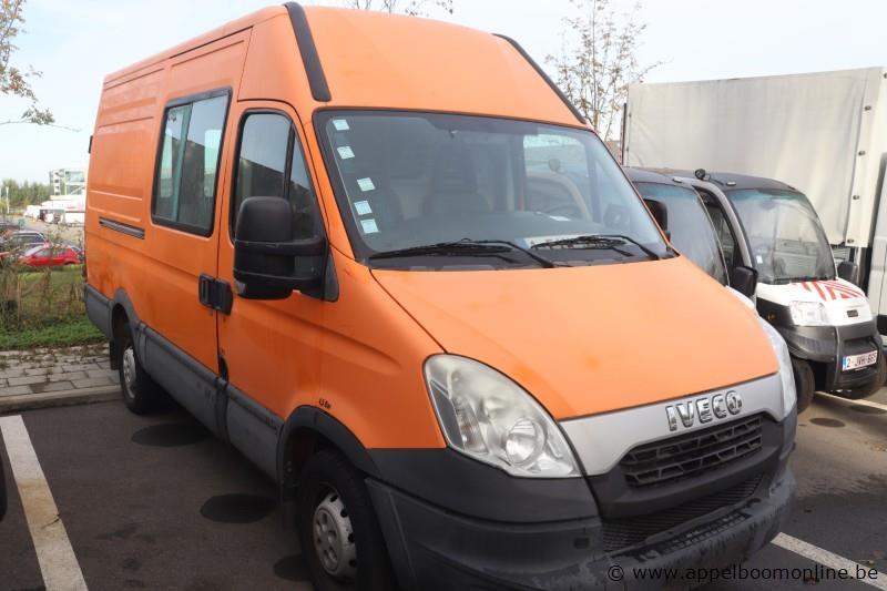 lichte vrachtwagen IVECO FD112C, datum 1ste inschrijving 10/7/2013, chassisnr ZCFC35A7205957205, CNG, km-stand laatste keuring 23,477, Euro V, TTM… – foto 3 – kavel bij Appelboom