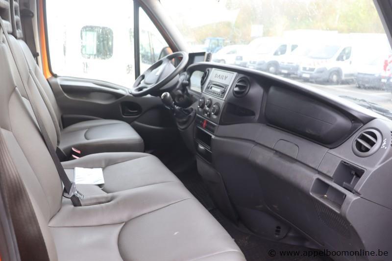 lichte vrachtwagen IVECO FD112C, datum 1ste inschrijving 10/7/2013, chassisnr ZCFC35A7205957205, CNG, km-stand laatste keuring 23,477, Euro V, TTM… – foto 5 – kavel bij Appelboom