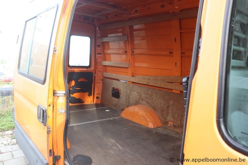 lichte vrachtwagen IVECO FD112C, datum 1ste inschrijving 10/7/2013, chassisnr ZCFC35A7205957205, CNG, km-stand laatste keuring 23,477, Euro V, TTM… – foto 7 – kavel bij Appelboom