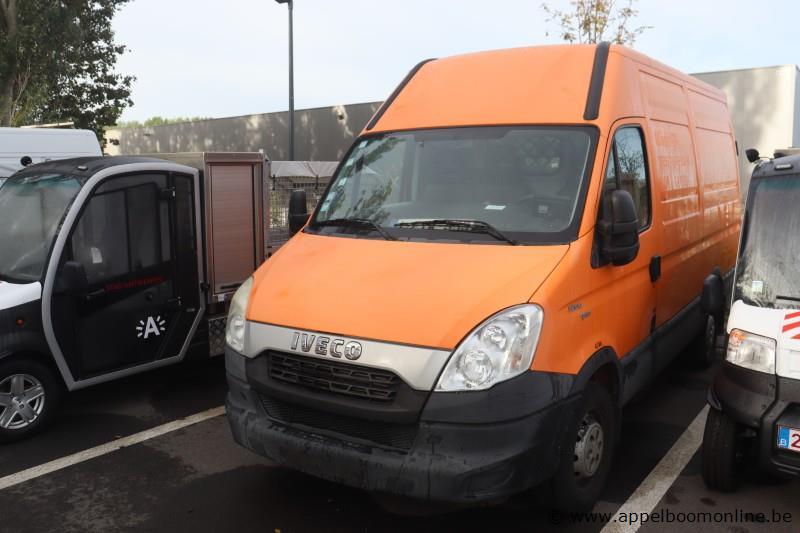 lichte vrachtwagen IVECO FD112C, datum 1ste inschrijving 10/7/2013, chassisnr ZCFC35A7205957205, CNG, km-stand laatste keuring 23,477, Euro V, TTM… – kavel bij Appelboom
