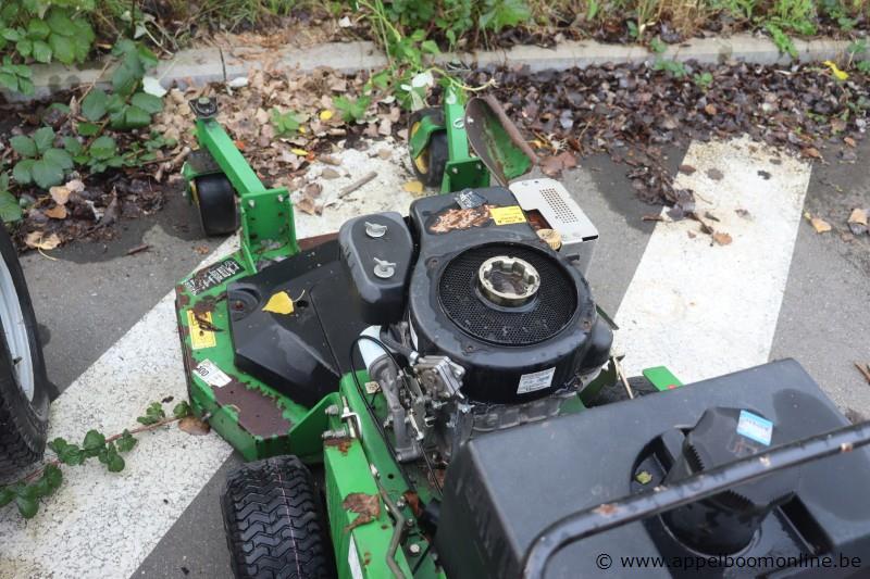 grasmachine JOHN DEERE GS 45, werking niet gekend, mogelijks batterij plat – foto 3 – kavel bij Appelboom