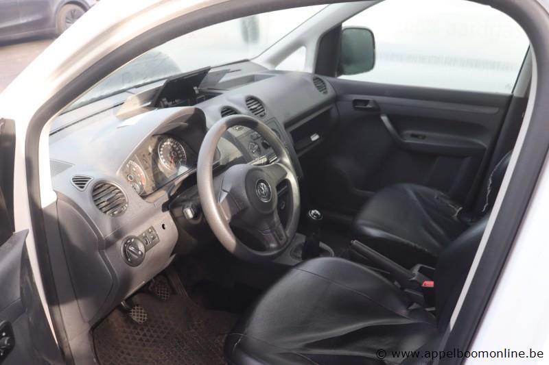 lichte vrachtwagen VOLKSWAGEN Caddy, datum 1ste inschr 19/11/2013, chassisnr WV1ZZZ2KZEX062488, km-stand 67558, Euro 5, schade rondom – foto 4 – kavel bij Appelboom