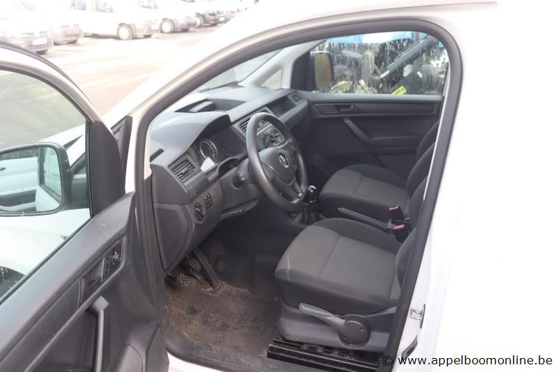 lichte vrachtwagen VOLKSWAGEN Caddy, datum 1ste inschr 9/06/2017, chassisnr WV1ZZZ2KZHX156959, km-stand 55965, Euro 6b, schade rondom, MTM 2345kg – foto 5 – kavel bij Appelboom