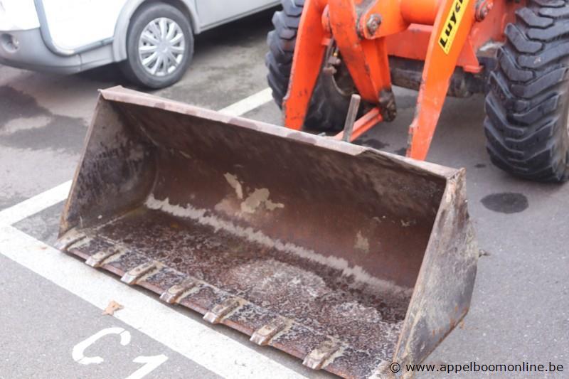 laadgraafcombinatie KUBOTA R420N, bj 2004, serie nr 01004, werkuren 1111,5, mogelijk platte batterij, vv toebehoren – foto 3 – kavel bij Appelboom