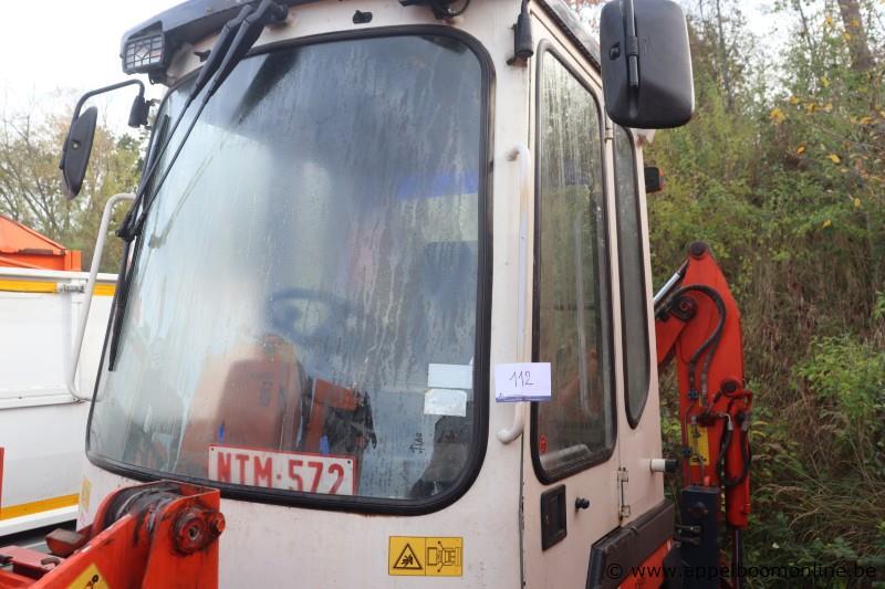 laadgraafcombinatie KUBOTA R420N, bj 2004, serie nr 01004, werkuren 1111,5, mogelijk platte batterij, vv toebehoren – foto 5 – kavel bij Appelboom