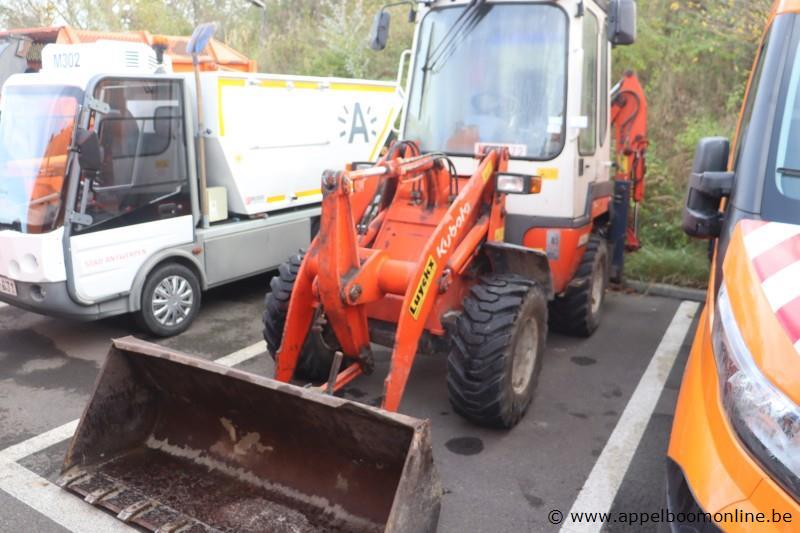 laadgraafcombinatie KUBOTA R420N, bj 2004, serie nr 01004, werkuren 1111,5, mogelijk platte batterij, vv toebehoren – kavel bij Appelboom