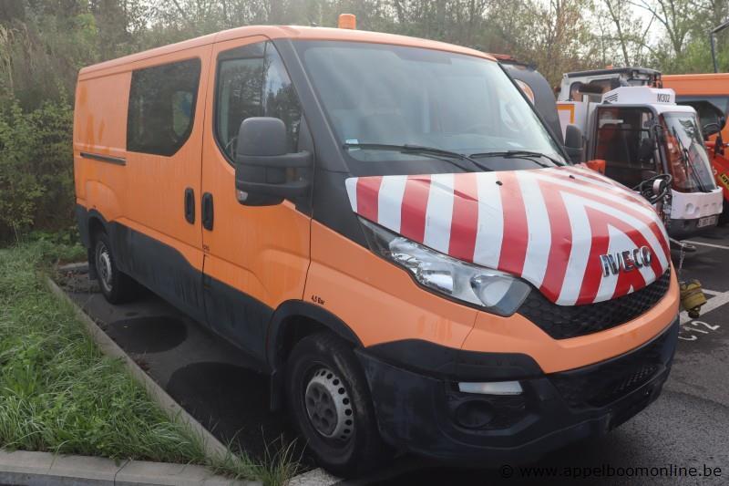 lichte vrachtwagen IVECO FD11C2C, datum 1ste inschr 22/7/2015, chassis nr ZCFC335A905045635, km-stand 32,547, CNG, TTM 3500, schade rondom – foto 3 – kavel bij Appelboom