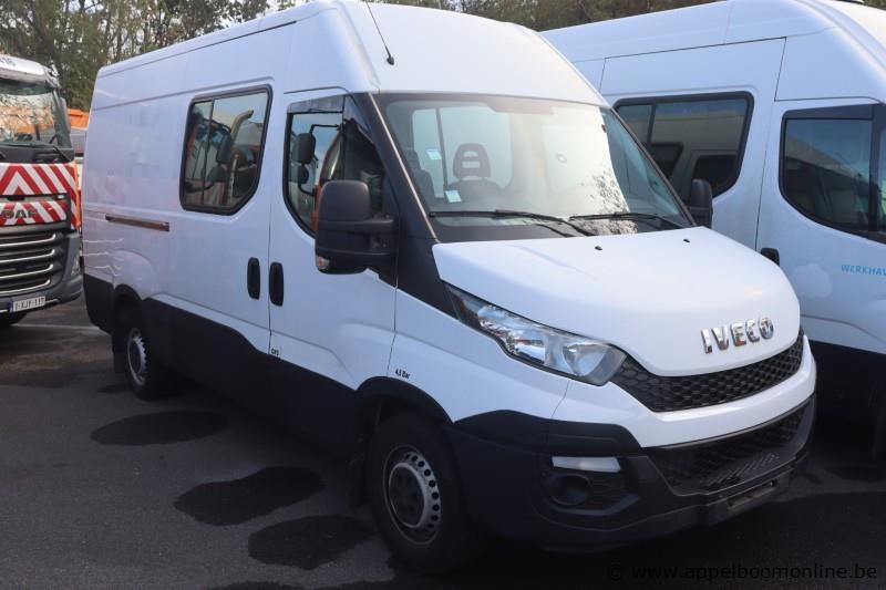 lichte vrachtwagen IVECO FD11C2C, datum 1ste inschr 7/12/2015, chassis nr ZCFC335A505065770, km-stand 51925, CNG, TTM 3500, schade rondom – foto 2 – kavel bij Appelboom
