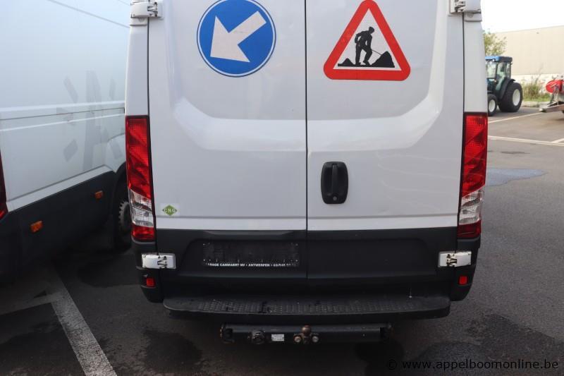 lichte vrachtwagen IVECO FD11C2C, datum 1ste inschr 7/12/2015, chassis nr ZCFC335A505065770, km-stand 51925, CNG, TTM 3500, schade rondom – foto 7 – kavel bij Appelboom