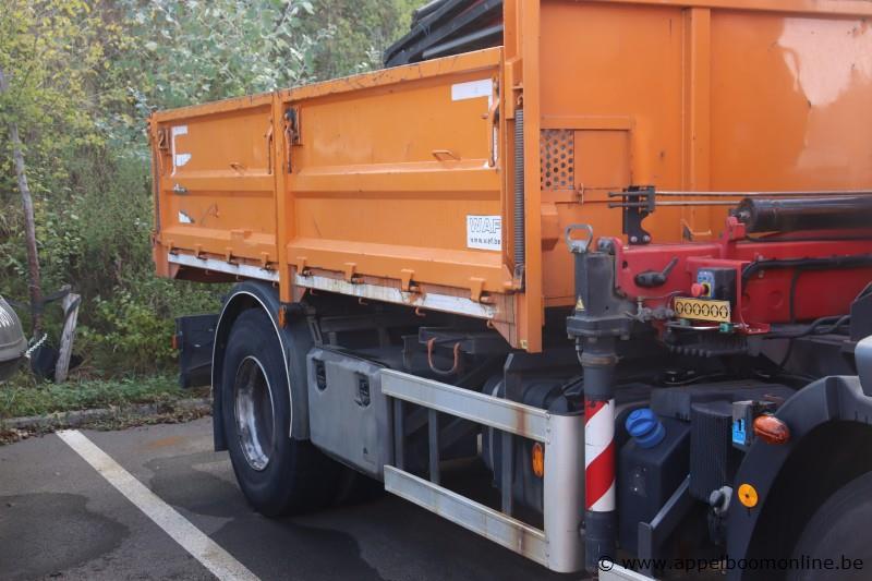 kraanwagen IVECO 190EL, datum 1ste inschr 4/12/2014, chassis nr ZCFA61VJ202629525, diesel, EURO VI, TTM 19000kg, vv kraan HMF RCL 5300 en graafbak,… – foto 4 – kavel bij Appelboom
