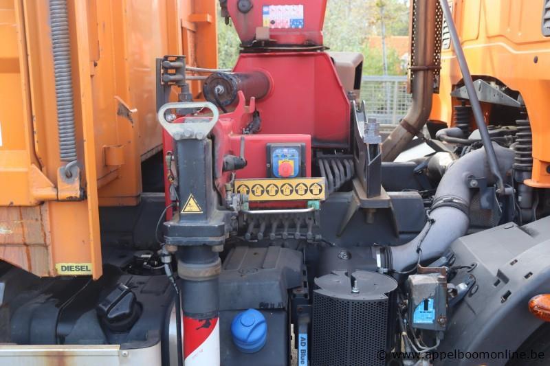 kraanwagen IVECO 190EL, datum 1ste inschr 4/12/2014, chassis nr ZCFA61VJ202629525, diesel, EURO VI, TTM 19000kg, vv kraan HMF RCL 5300 en graafbak,… – foto 5 – kavel bij Appelboom