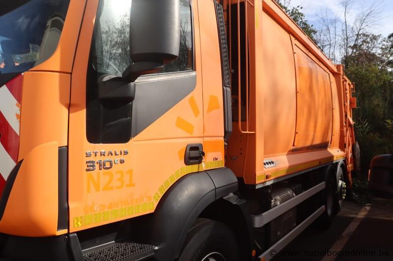vuilnisvrachtwagen IVECO Stralis Pusher 4000, datum 1ste inschr 29/10/2014, chassis nr WJME2NNHC60C29556, diesel, Euro VI, km-stand laatste keuring… – foto 4 – kavel bij Appelboom